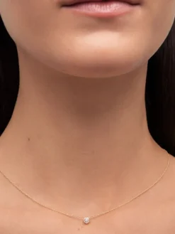 Colgante solitario de oro amarillo de 18K con diamante blanco en talla brillante de 0,05 cts