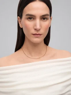 Collar de oro amarillo de 18K con diamantes blancos en talla brillante de 0,95 cts