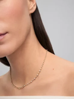 Collar de oro amarillo de 18K con diamantes blancos en talla brillante de 0,95 cts