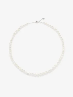 Collar de oro blanco de 18K con perlas akoya