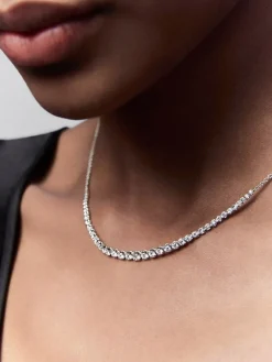 Collar de oro blanco de 18k con diamantes de 1,93cts