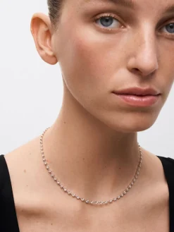 Collar de oro blanco de 18K con diamantes blancos en talla brillante de 2,03 cts