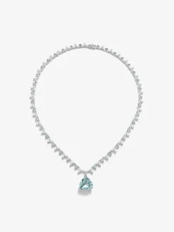 Collar rivière de oro blanco de 18K con aguamarina en talla pera de 5,88 cts,38  aguamarinas en talla brillante con un total de 5,41 cts y 114 diamantes en talla brillante con un total de 6,27 cts