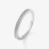 Media alianza de oro blanco de 18K con 19 diamantes en talla brillante con un total de 0,1 cts
