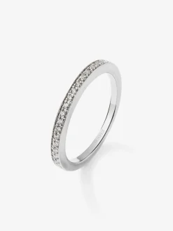 Media alianza de oro blanco de 18K con 19 diamantes en talla brillante con un total de 0,1 cts