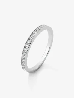 Media alianza de oro blanco de 18K con 18 diamantes en talla brillante con un total de 0,18 cts
