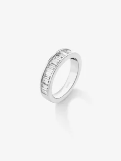 Media alianza de oro blanco de 18K con diamantes en talla baguette con un total de 1,83 cts