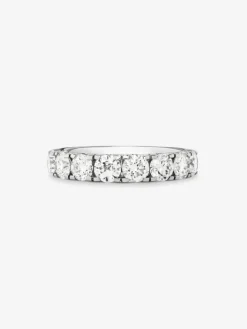 Media alianza de oro blanco de 18K con 8 diamantes en talla brillante con un total de 1,6 cts
