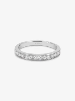 Media alianza de oro blanco de 18k con pavé de diamantes en talla brillante con un total de 0,28 cts