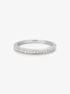 Media alianza de oro blanco de 18K con 19 diamantes en talla brillante con un total de 0,1 cts