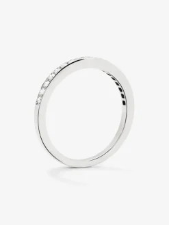 Media alianza de oro blanco de 18K con 18 diamantes en talla brillante con un total de 0,17 cts