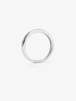 Media alianza de oro blanco de 18K con 20 diamantes en talla brillante con un total de 0,12 cts