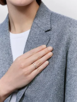 Media alianza de oro rosa de 18K con 13 diamantes en talla brillante con un total de 0,38 cts
