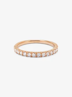 Media alianza de oro rosa de 18K con 15 diamantes en talla brillante con un total de 0,3 cts