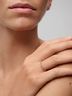 Media alianza de oro rosa de 18K con 16 diamantes en talla brillante con un total de 0,16 cts