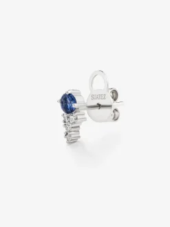 Pendiente individual derecho de oro blanco de 18K con zafiro y diamantes