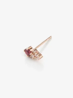 Pendiente individual izquierdo de oro rosa de 18K con rub&iacute; y diamantes