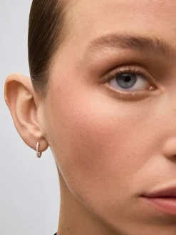 Pendientes aro de oro blanco de 18K con diamantes