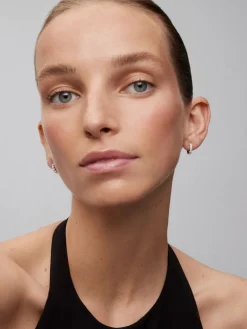 Pendientes aro de oro blanco de 18K con diamantes
