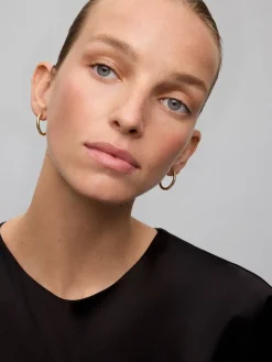 Pendientes aro liso mediano de oro amarillo de 18K