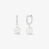 Pendientes de aro de oro blanco de 18K con 18 diamantes en talla brillante con un total de 0,21 cts y 2 perlas akoya de 8,5mm