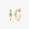 Pendientes de aro de oro amarillo de 18K con diamantes blancos en talla brillante de 0,11 cts y forma de nudo