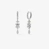 Pendientes de oro blanco de 18K con 58 diamantes en talla brillante con un total de 0,76 cts