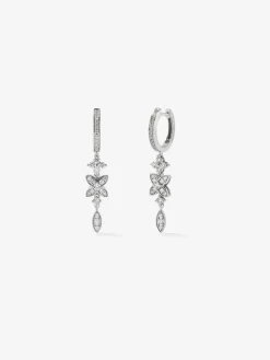 Pendientes de oro blanco de 18K con 58 diamantes en talla brillante con un total de 0,76 cts