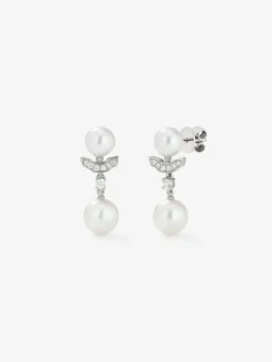 Pendientes de oro blanco de 18K con 2 perlas akoya y 14 diamantes en talla brillante con un total de 0,09 cts