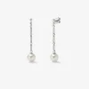 Pendientes de oro blanco de 18K con perlas blancas y diamantes blancos en talla brillante de 0,66