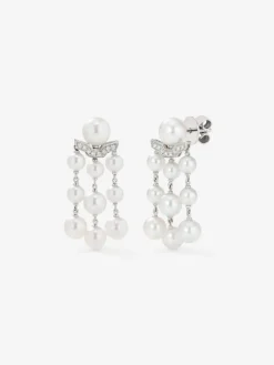 Pendientes de oro blanco de 18K con 20 perlas akoya y 16 diamantes en talla brillante con un total de 0,08 cts