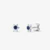 Pendientes de oro blanco de 18K con 2 zafiros azules en talla brillante con un total de 0,27 cts y 12 diamantes en talla brillante con un total de 0,32 cts