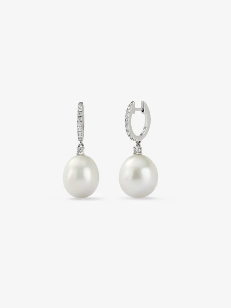Pendientes de oro blanco de 18K con perlas de 12,5mm y diamantes en talla brillante de 0,33 cts