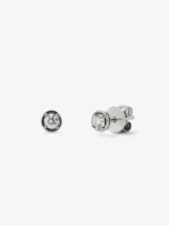 Pendientes de oro blanco de 18K con diamante solitario