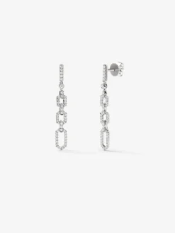 Pendientes de oro blanco de 18K con 96 diamantes en talla brillante con un total de 0,58 cts