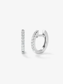 Pendientes de oro blanco de 18K con 16 diamantes en talla brillante con un total de 0,16 cts