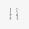 Pendientes de oro blanco de 18K con 52 diamantes en talla brillante con un total de 0,59 cts y 2 perlas akoya de 8,5 mm