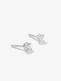 Pendientes de oro blanco de 18K con 2 diamantes en talla brillante con un total de 0,4 cts