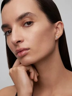 Pendientes de oro blanco de 18K con 6 diamantes en talla brillante con un total de 0,36 cts