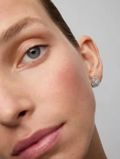 Pendientes de oro blanco de 18K con diamantes en pavé
