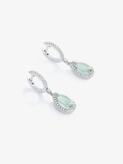 Pendientes de oro blanco de 18K con 2 amatistas verdes en talla pera con un total de 3,32 cts y 72 diamantes en talla brillante con un total de 0,4 cts