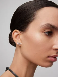 Pendientes trepadores de estrellas de oro blanco de 18K con 24 diamantes en talla marquise con un total de 1,31 cts y 6 en talla brillante con un total de 0,14 cts