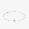Pulsera de oro blanco de 18K con diamantes blancos en talla brillante de 0,05 cts con forma de estrella