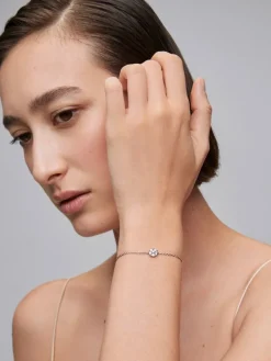 Pulsera de oro blanco de 18K con 6 diamantes en talla brillante con un total de 0,27 cts