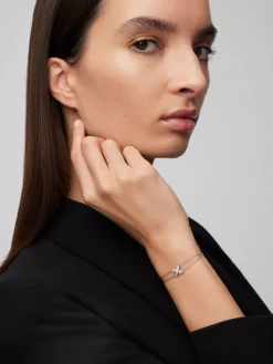 Pulsera de oro blanco de 18K con diamantes blancos en talla brillante de 0,16 cts