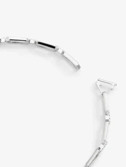 Pulsera de oro blanco de 18K con diamantes blancos en talla brillante de 0,3 cts