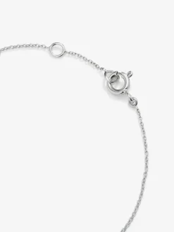 Pulsera de oro blanco de 18K con diamantes blancos en talla brillante de 0,05 cts con forma de estrella
