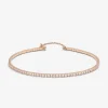 Pulsera r&iacute;gida de oro rosa de 18K con 42 diamantes blancos en talla brillante con un total de 0,75 cts