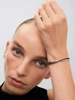 Pulsera r&iacute;gida de plata 925 con 47 espinelas en talla brillante con un total de 1,23 cts