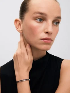 Pulsera r&iacute;gida de plata 925 con 47 espinelas en talla brillante con un total de 1,23 cts